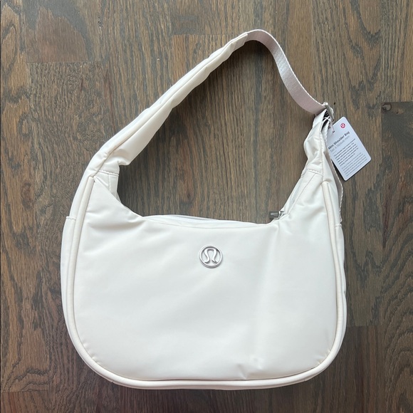 NWT lululemon athletica Cream Shoulder Bag - Picture 1 of 6